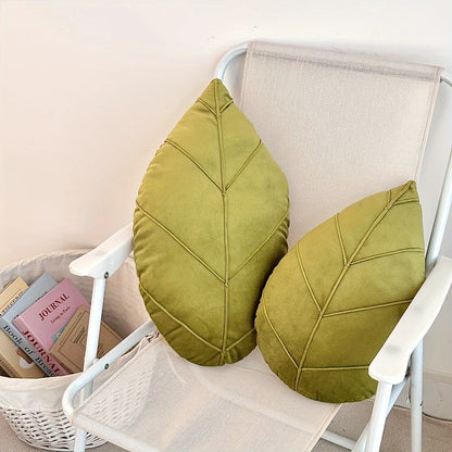 1 piece of leaf-shaped throw pillow, suitable for decorating sofas or using as a cushion in Living or bedrooms.