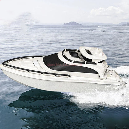 Remote Control Boats Can Be Launched To Simulate High-Speed Speedboats. Electric Steamboats. Water Park Toys for Outdoor